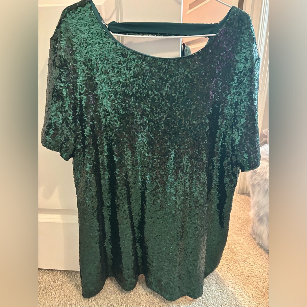 LG boutique holiday top